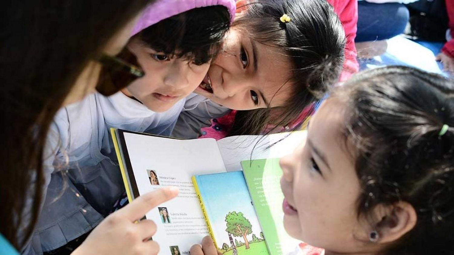 La dislexia es una dificultad de aprendizaje de la lectura y la escritura en niños que no tienen una desventaja física, psíquica o sociocultural.