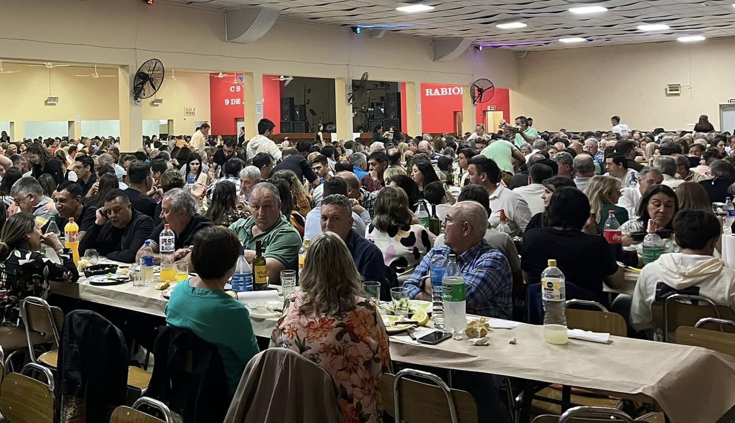 Al mediodía, habrá un gran almuerzo en el salón del club. Foto: Gentileza.