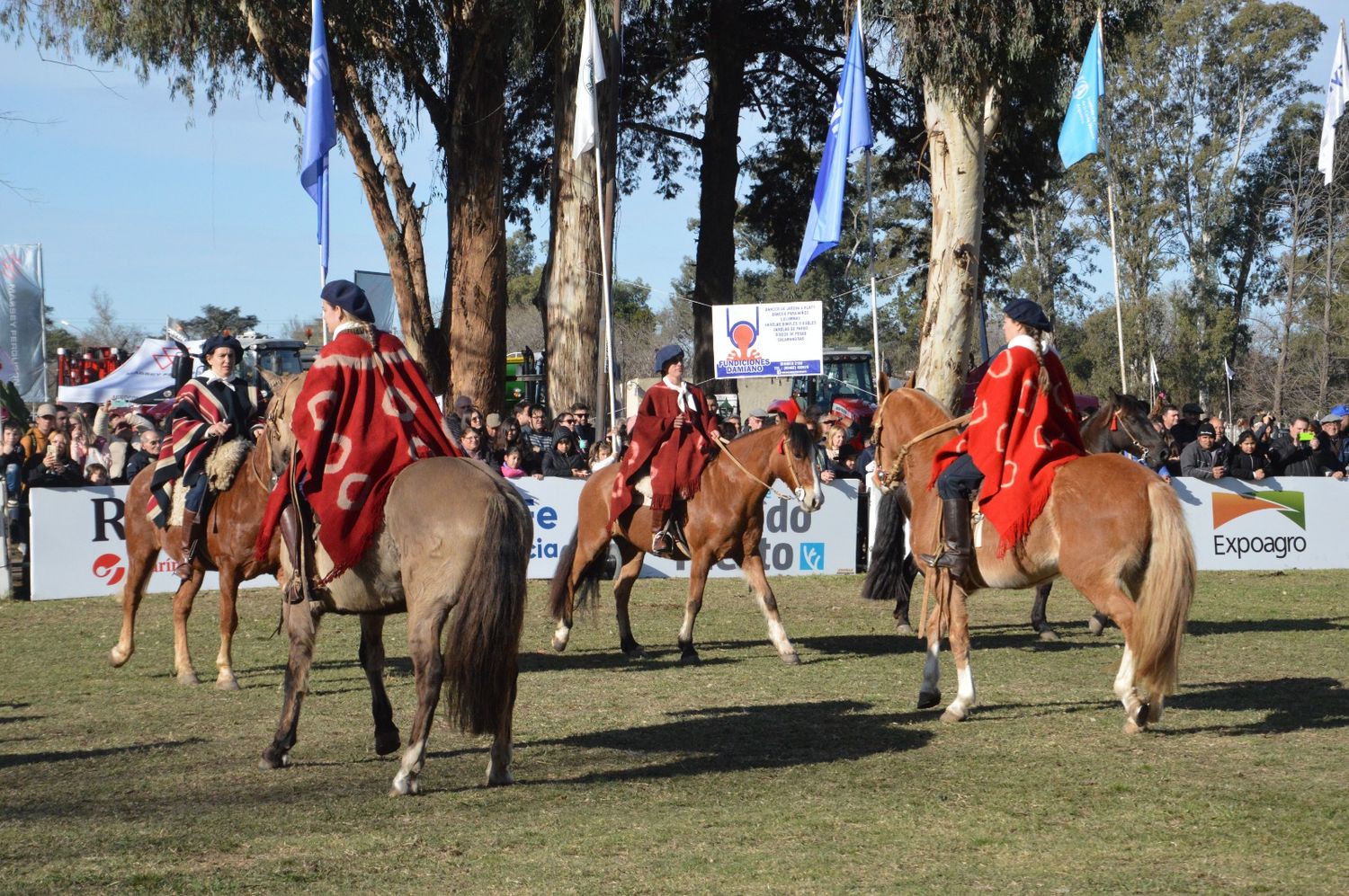 Primera Escuadra Argentina de Monta a la Amazona de la Asociación Criolla Argentina.