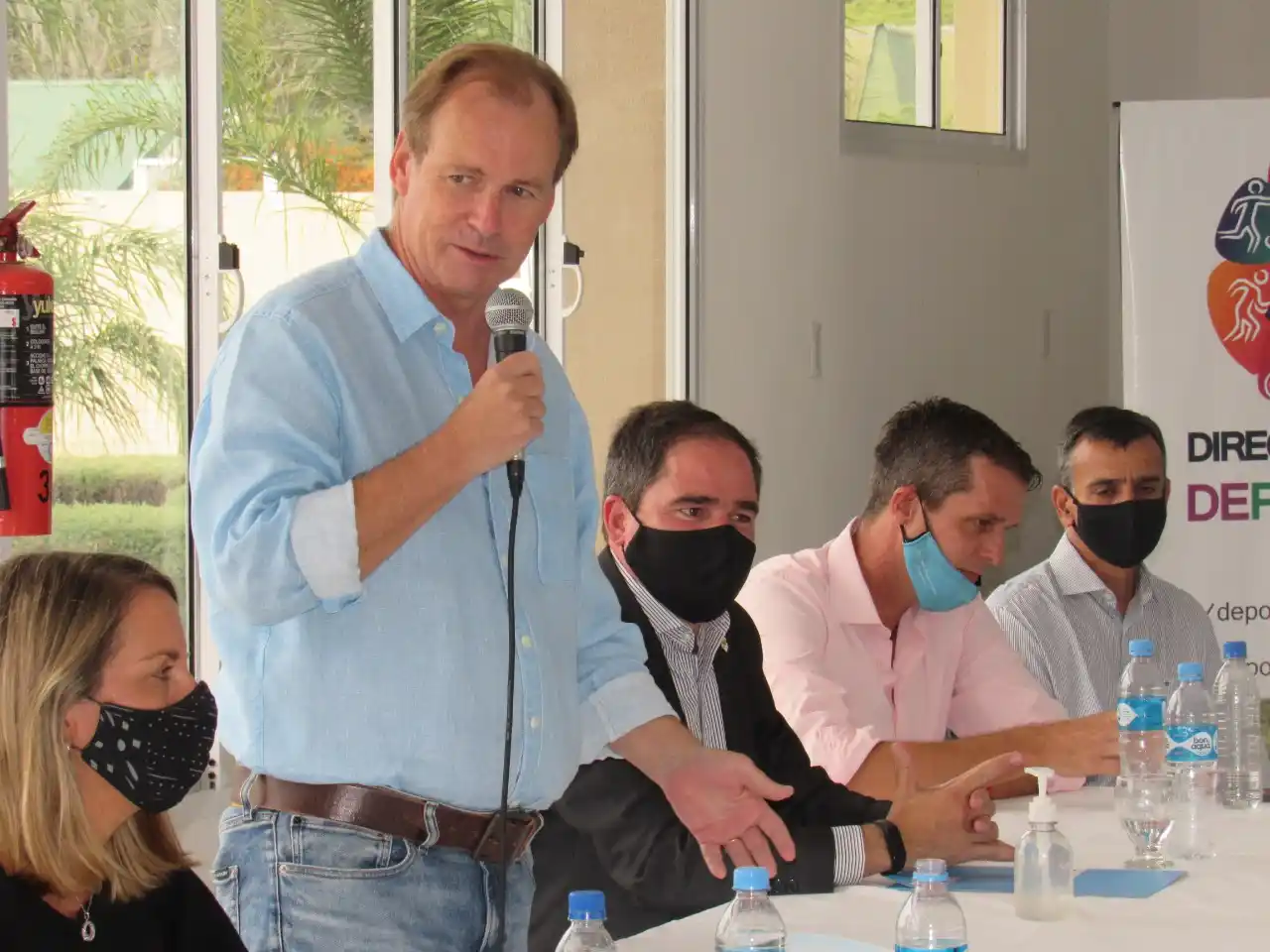 El gobernador Bordet visitó Larroque y realizó la entrega de aportes para obras