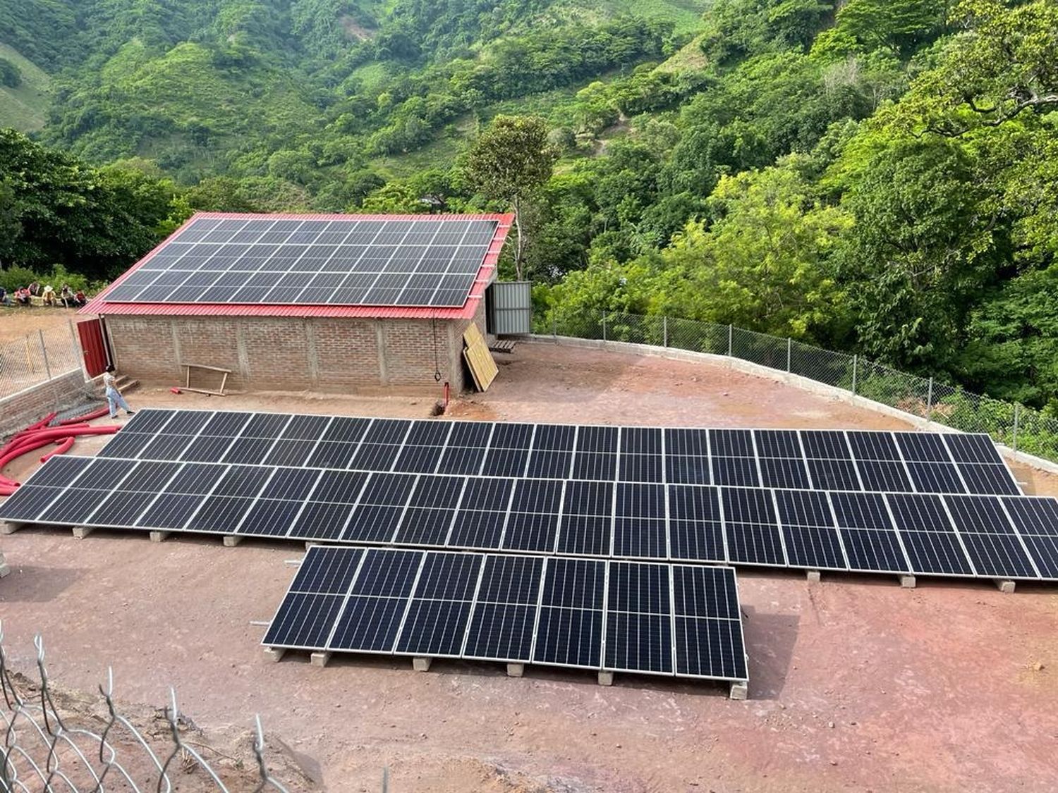 Micro-red inteligente híbrida de energías renovables en Honduras.