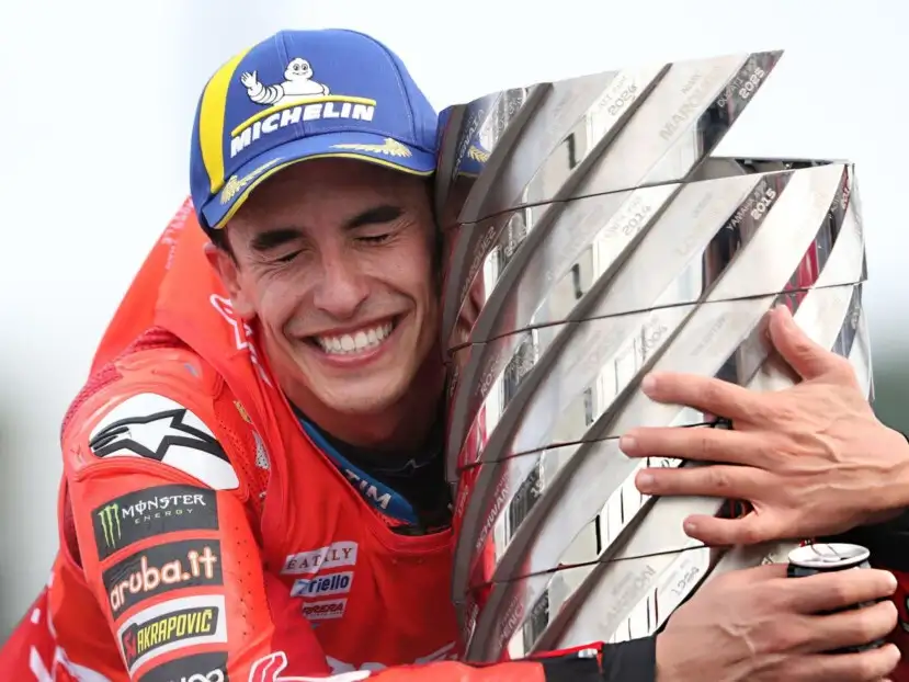 El festejo del español Márquez en Japón.