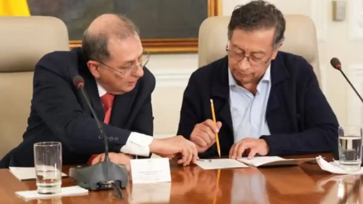 ¿GABINETE NAUFRAGA? Jefe de Presidencia de Petro renunció tras divisiones en consejo de ministros