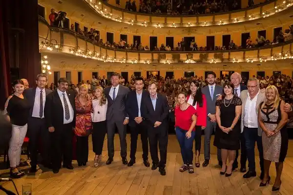 Varisco pidió un aplauso para la oposición y no habló de Macri
