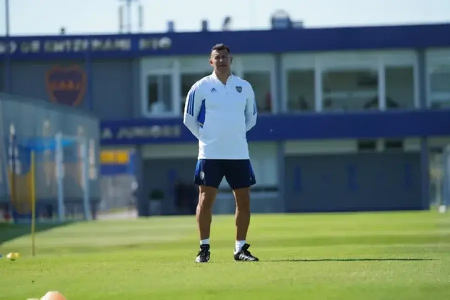 Almirón inició su ciclo como DT de Boca