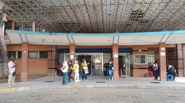 MUERE NIÑO DE 6 AÑOS al caerle encima un portón de hierro, en Anzoátegui