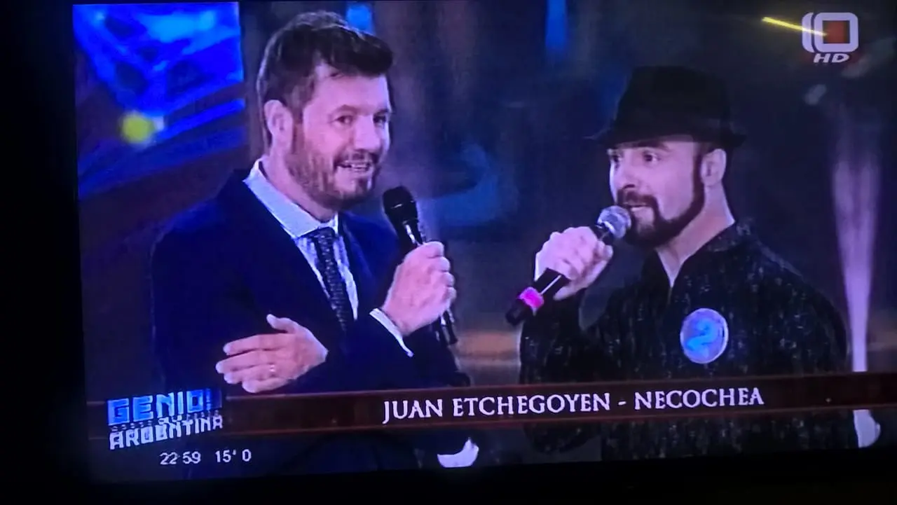 Juan Etchegoyen se presentó en el escenario de Showmatch