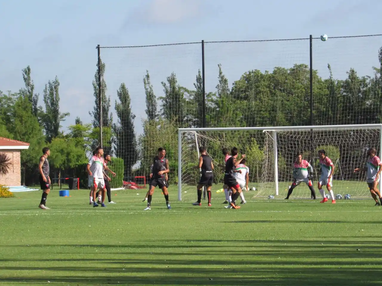 Colón le ganó a Sportivo Las Parejas en un amistoso