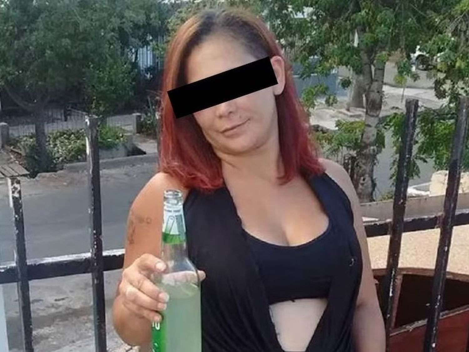 Una mujer con prisión domiciliaria fue acusada de descuartizar y quemar a un hombre en su casa