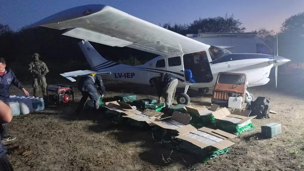 Avioneta narco en Santa Fe: incautaron 442 kilos de cocaína y detuvieron a ocho personas