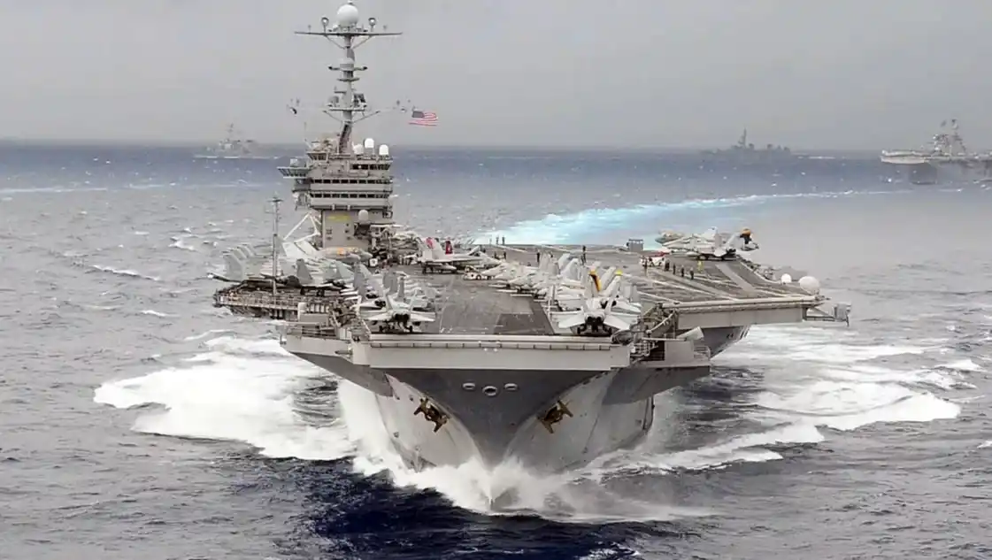 El portaaviones USS George Washington es el cuarto más importante de la flota de la Armada norteamericana. Fotos: TN