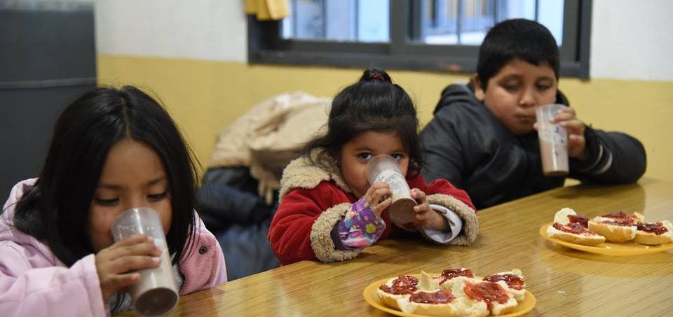 Aumentan un 30% los fondos para comedores escolares de la Provincia