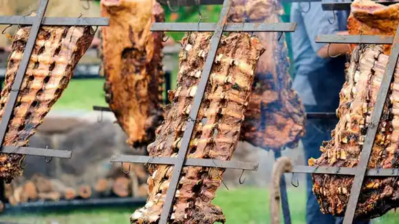 Lobos se prepara para la 4ª Fiesta de la Tradición y el Asado: artistas folklóricos, espectáculos y concurso a la estaca
