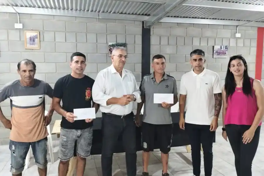 Recorrida de Calvo por instituciones deportivas de Frontera