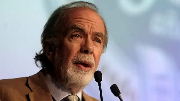 Operan de urgencia a Javier González Fraga