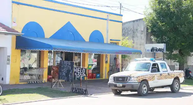 Vuelven a decomisar carne en supermercado escrachado por vecinos