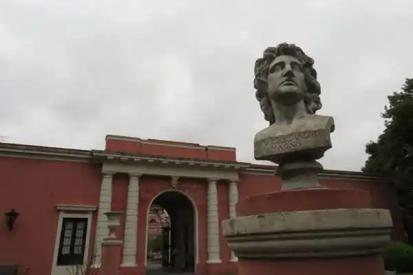Recuperaron dos esculturas que habían sido robadas del Palacio San José