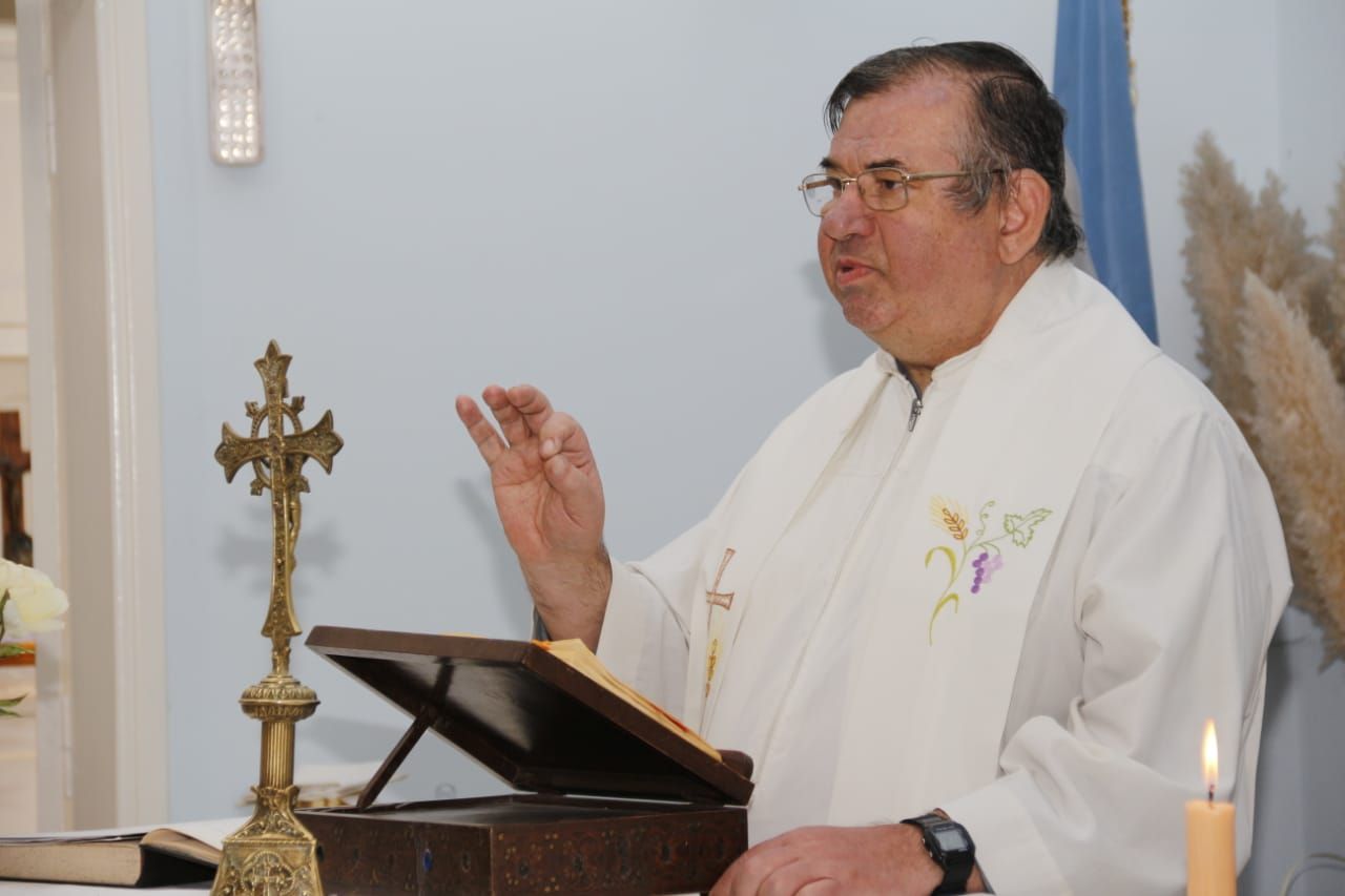 Despiden al párroco Miguel Zentner