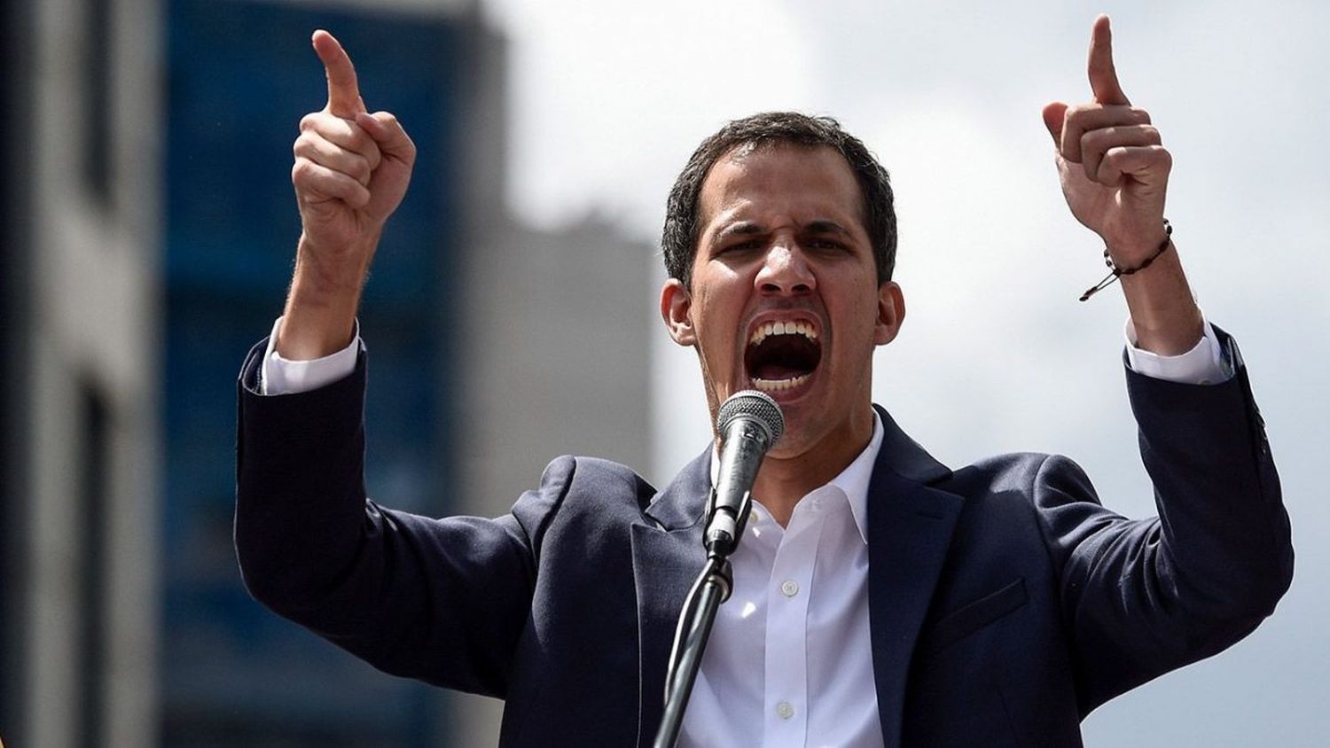 JUAN GUAIDÓ: «AQUÍ ME QUEDO» el mensaje que descarta su exilio