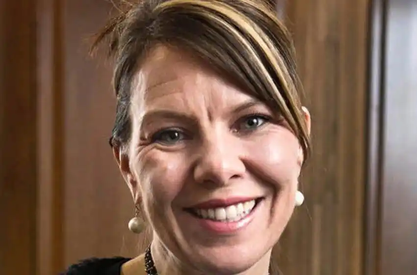 Se reveló qué provocó la muerte de Jeniffer Riordan, la mujer succionada en pleno vuelo