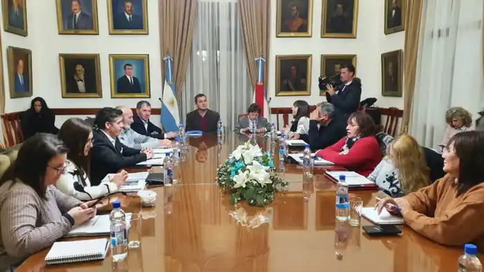 Comienza el debate sobre el convenio colectivo de trabajo  para la administración pública