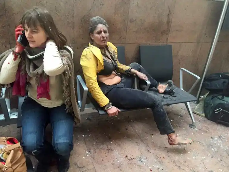 Son al menos 26 los muertos y 130 los heridos por atentados en Bruselas