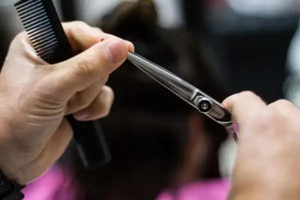 Cuarentena administrada: Peluquerías y rubros de estética podrán trabajar con turnos en Coronel Suárez