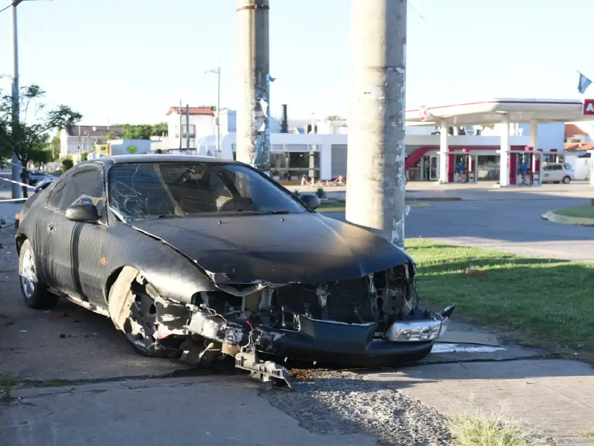 Se accidentó una familia en la rotonda oeste 