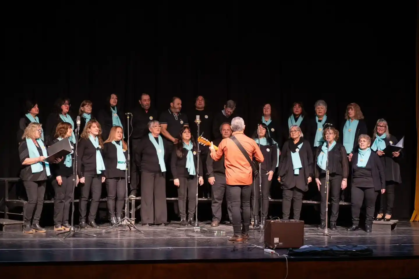 Uno de los coros dirigidos por el venadense Rubén Videla.