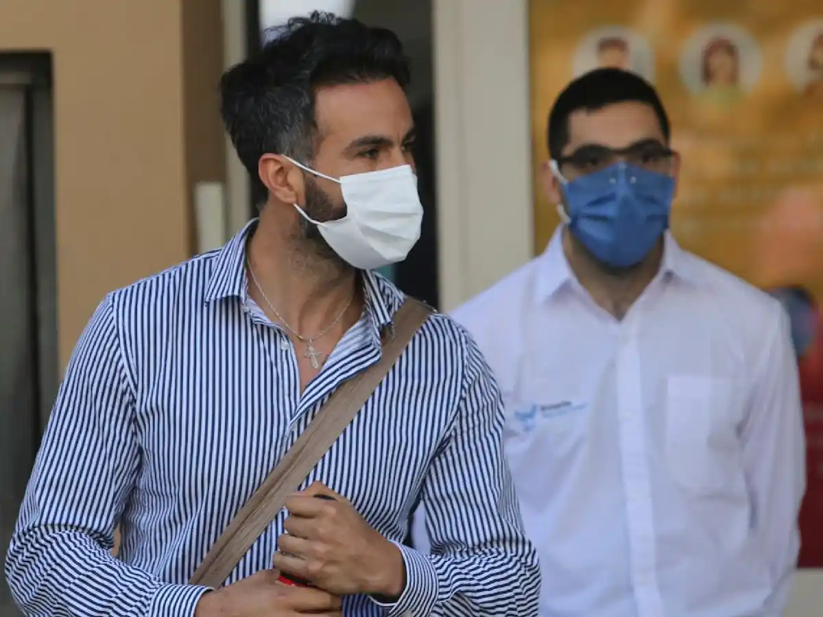 Peritos confirmaron que falsificaron la firma de Maradona