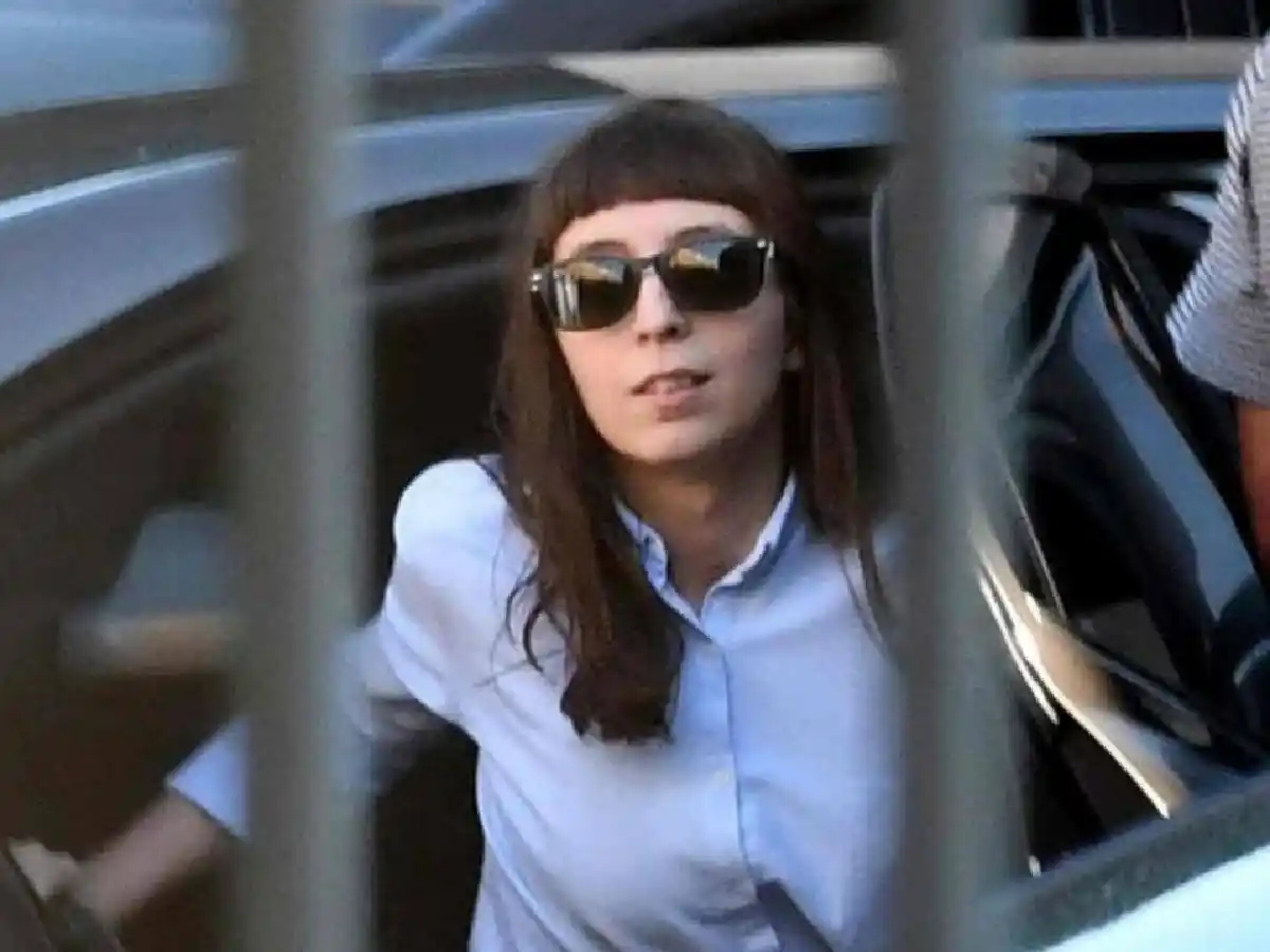 Florencia Kirchner tiene nueve días para regresar al país