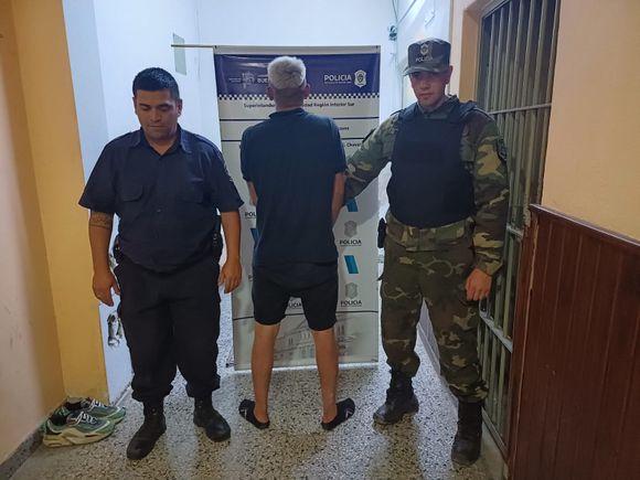 Chaves: aprehendieron a un joven por amenazas y resistencia a la autoridad