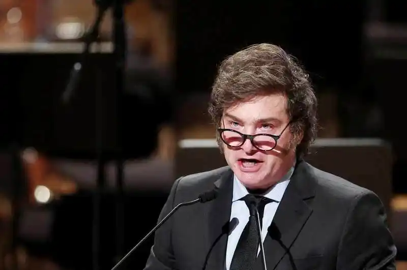 Terminó la reunión de Milei con diputados 
del oficialismo por el veto a la ley jubilatoria