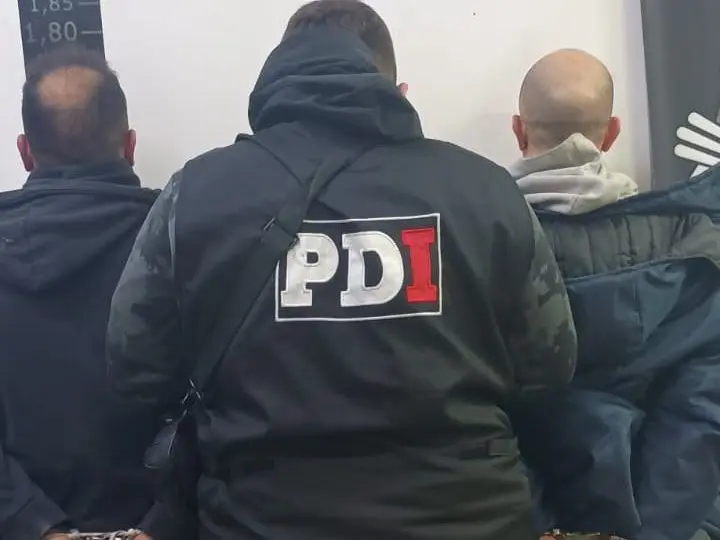 Detuvieron a dos vendedores de autos robados en el centro y les secuestraron dos rodados