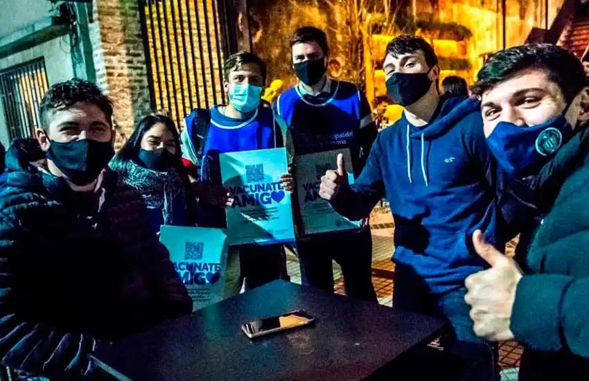 Proponen una serie de beneficios a jóvenes que se vacunaron contra el coronavirus en Rosario