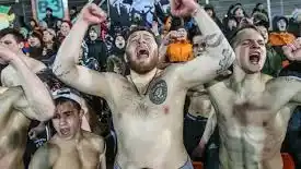 Fuera de juego - Hooligans y barras bravas