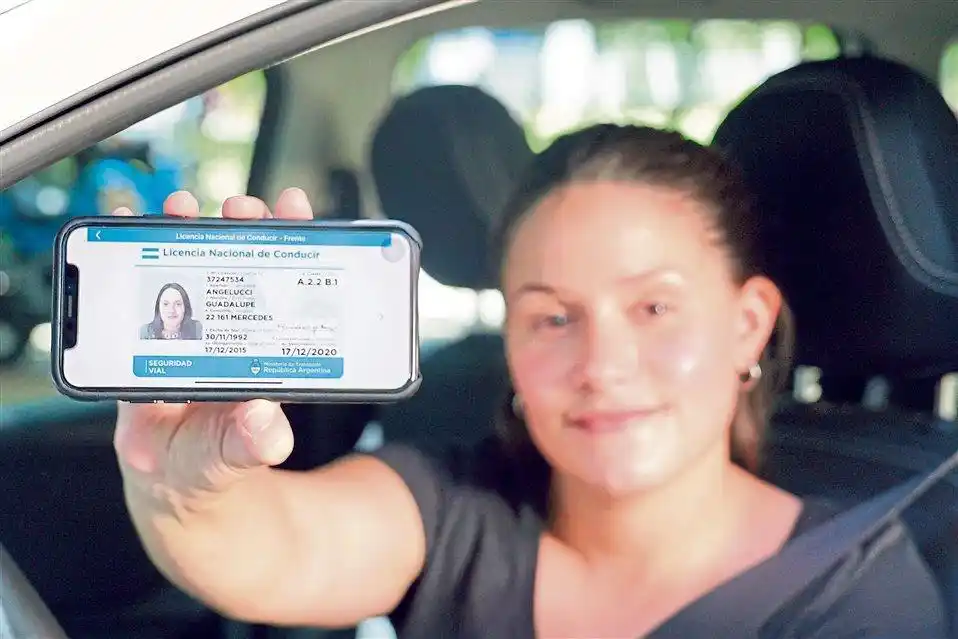 Se podrá llevar la licencia de conducir de forma digital en el celular