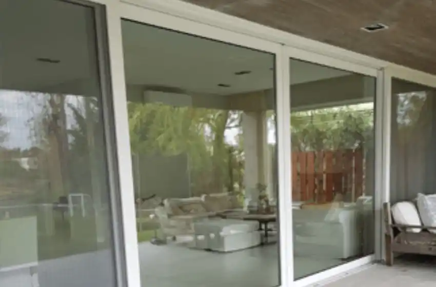 Descubrí lo que necesitas para proteger tus ventanas en verano