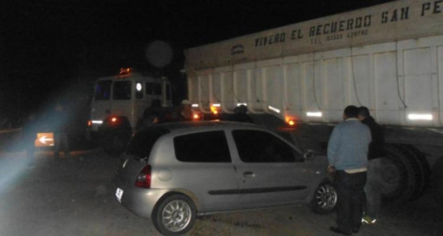 Un herido tras el choque entre un auto y un camión