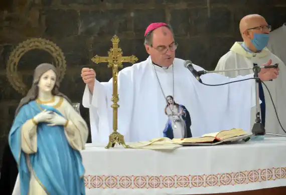 Masiva concurrencia de la grey católica en misa por la Inmaculada Concepción de la Virgen María