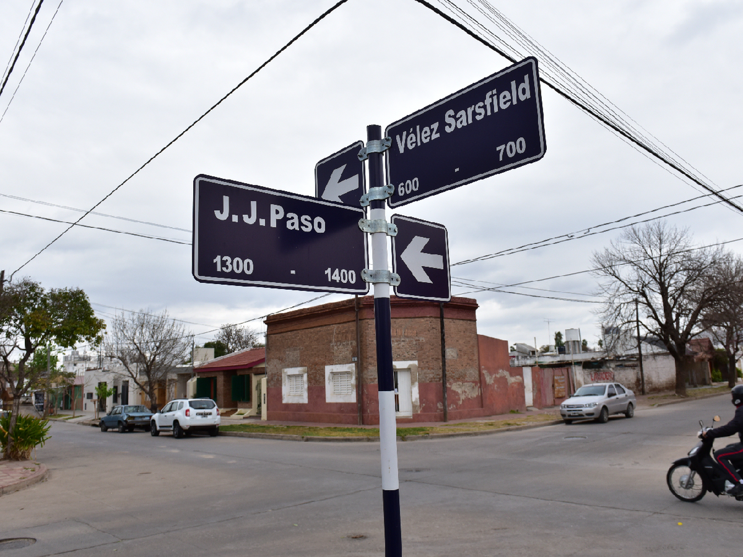 Barrio Vélez Sarsfield: una mujer fue asaltada y le cortaron tendón de un dedo