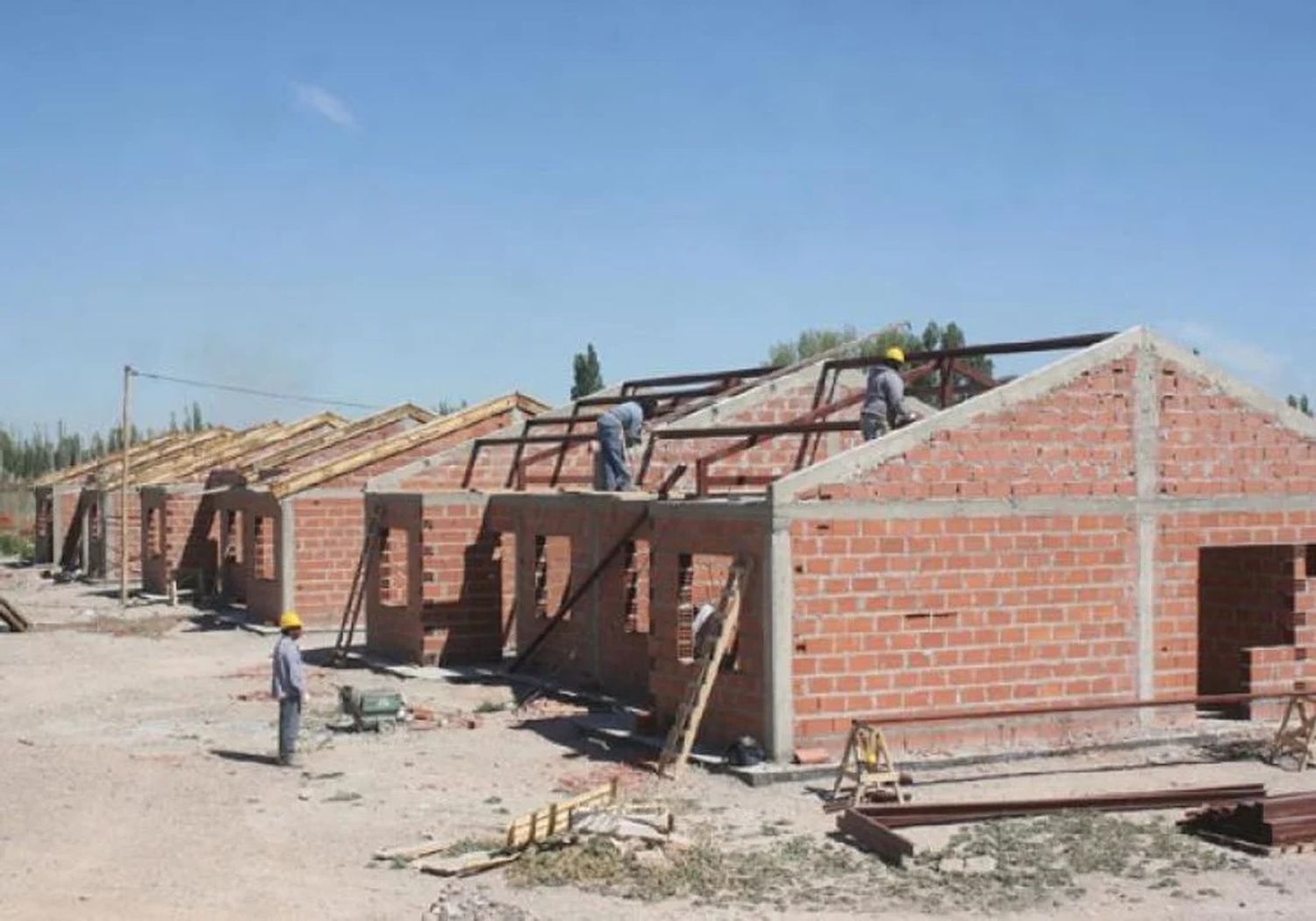 La Nación ya no manejará los planes de vivienda