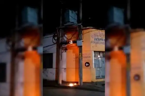 Video: Así se incendió el medidor de Borques y Del Valle 
