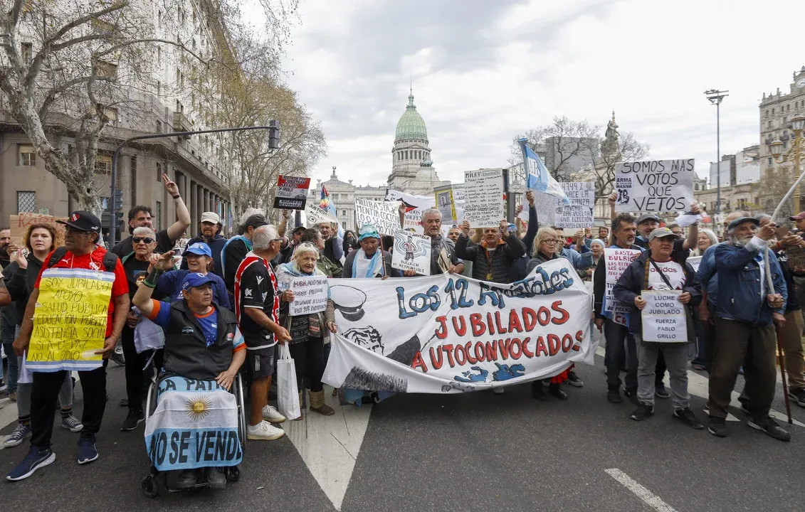 Los jubilados volvieron a marchar al Congreso
