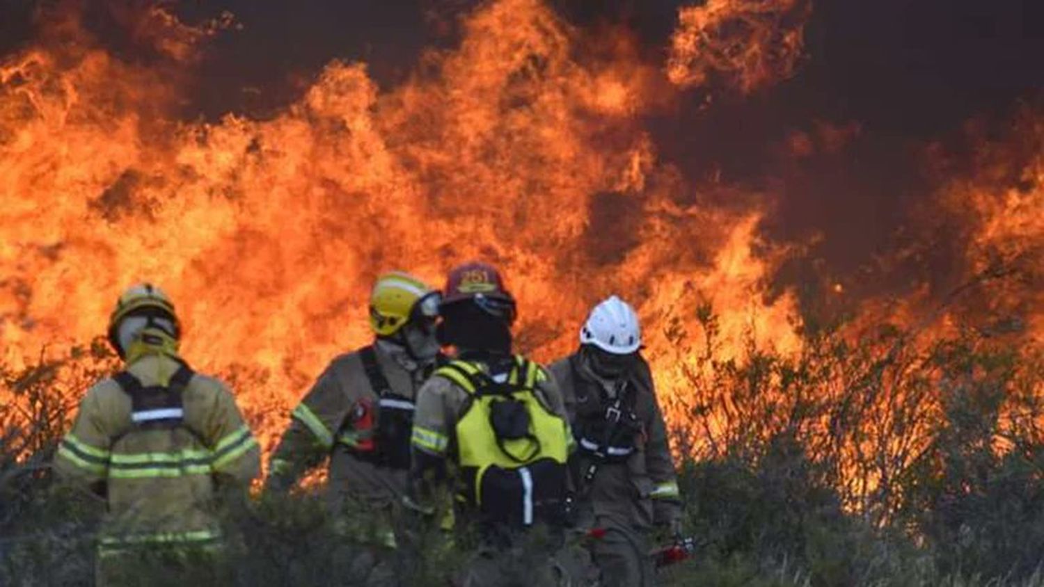 Declaran oficialmente “contenido” el incendio en Puerto Madryn