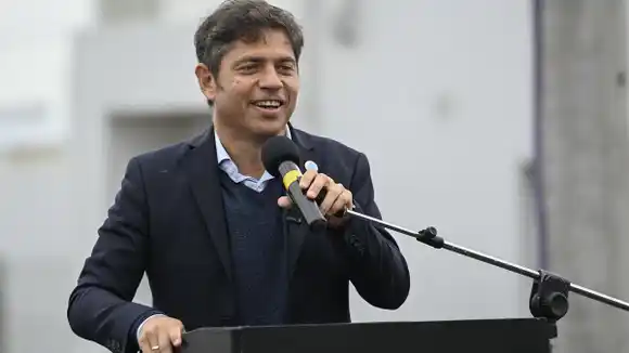 Kicillof llega a la Costa Atlántica con una agenda cargada y un anuncio educativo inédito en la Provincia