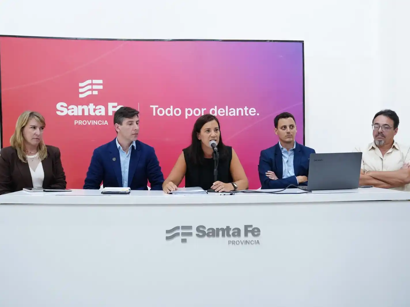 La provincia anunció medidas para mejorar las condiciones laborales de agentes policiales y penitenciarios