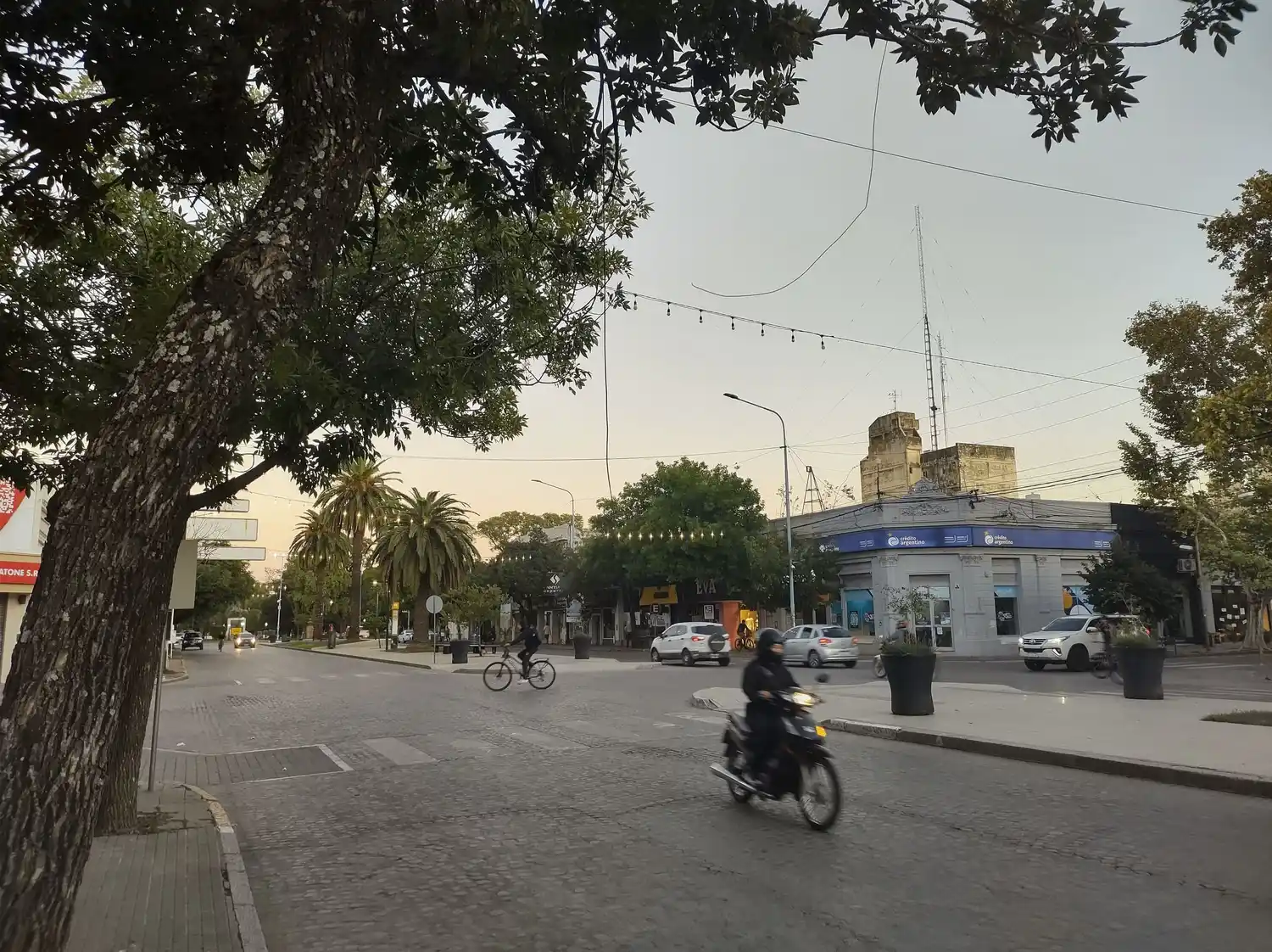 Bajó un poco la temperatura en la ciudad mientras nos acercamos al fin de semana, ¿cómo seguirá?