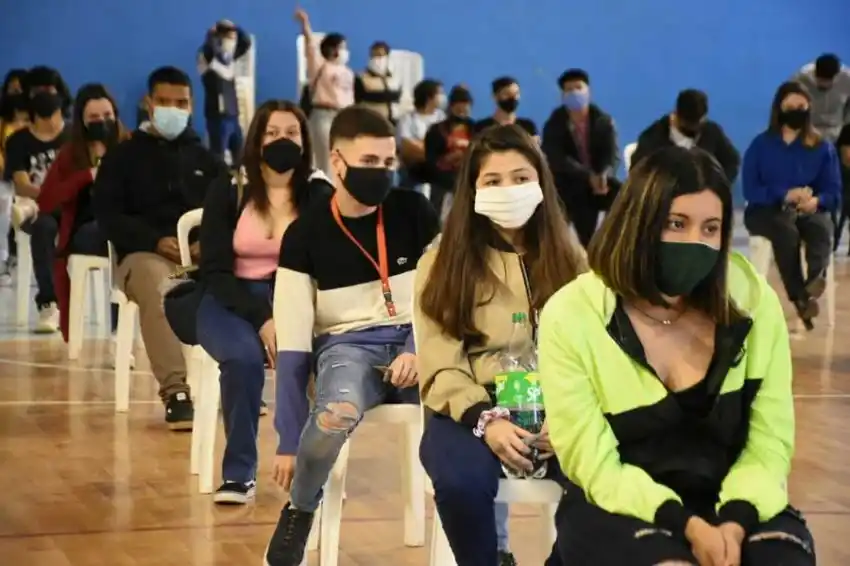 Jóvenes de 18 años en adelante ya recibieron la primera dosis de la vacuna en Clorinda