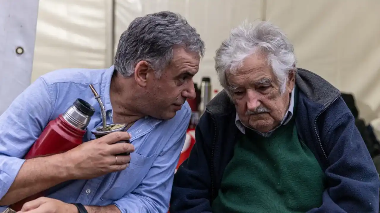 Yamandú Orsi junto a "Pepe" Mujica